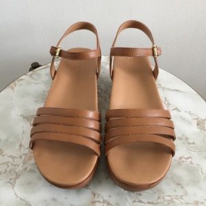 Kenneth Cole Reaction Tan Wedge Strappy Sandals